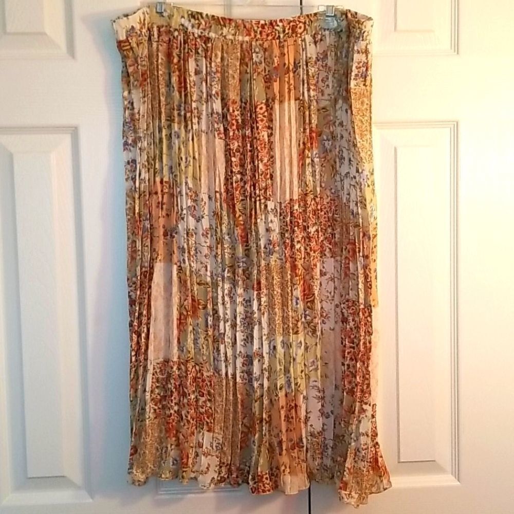 Floral pleated peasant skirt by Bonjour (vintage)